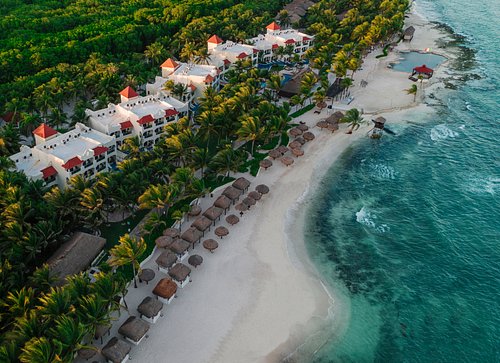 El Dorado Royale adults-only all-inclusive resort with beachfront casitas, gourmet dining, and romantic atmosphere on the Riviera Maya.